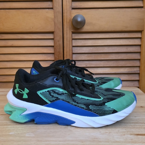 EUC Under Armour Charged Scramjet 4 Kids' Running Shoes Size 6Y - Picture 3 of 10